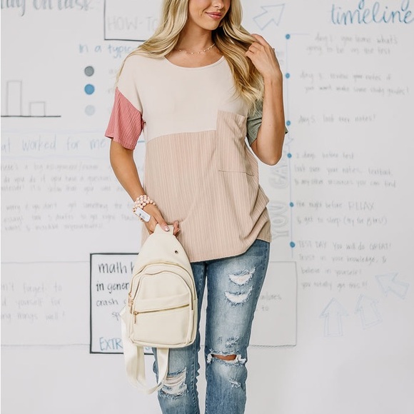 💙💙POSH PARTY HOST PICK💙💙NWOT BiBi Boutique Shirt Color Block & Pocket Size S/M - Picture 5 of 13